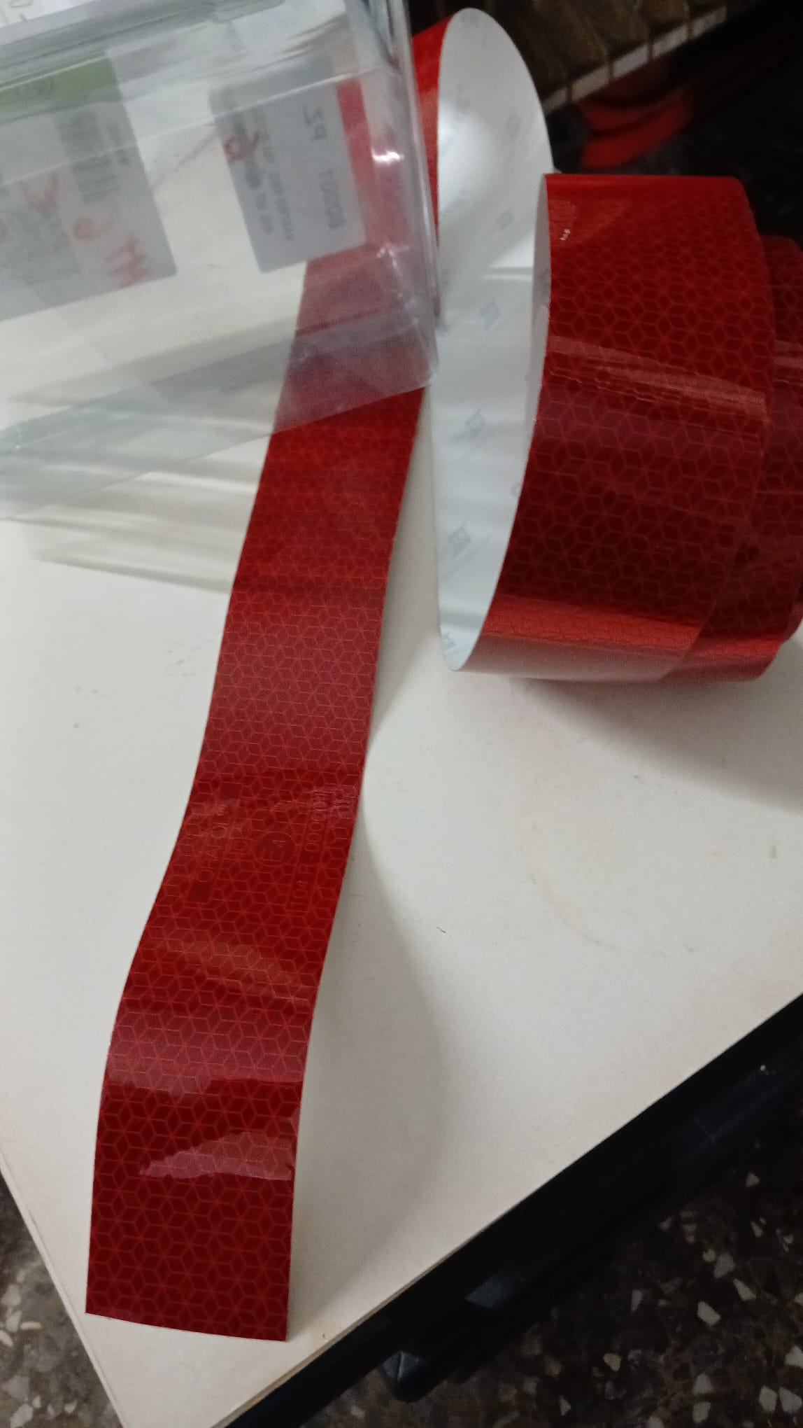 NASTRO ADESIVO RIFLETTENTE COLORE ROSSO